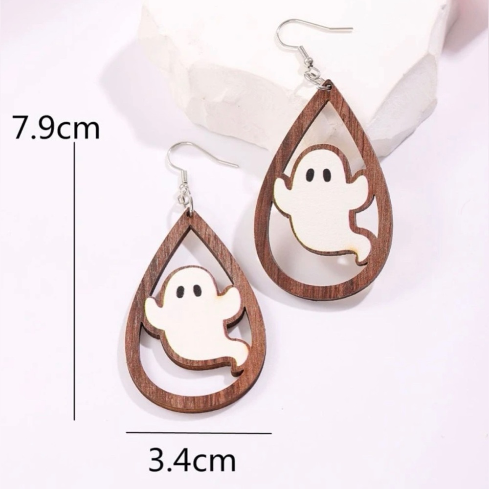 Wooden Ghost Pendant Dangle Fashion Earrings NEW - Picture 3 of 3